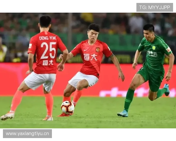 申花争冠节奏越稳表现反复,关键阶段崩盘问题逐步显现,赛季表现稳定性面临考验 申花争冠节奏越稳表现反复,关键阶段崩盘问题逐步显现,赛季表现稳定性面临考验