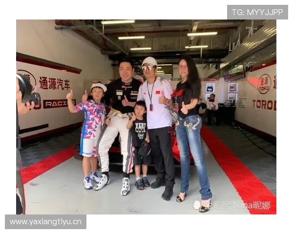 邹市明居然能穿这牌子，土得让人怀疑他私底下是不是抢了谁的衣柜？