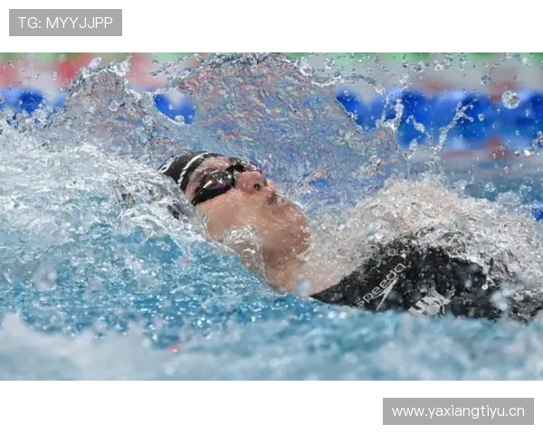 傅园慧笑得像隔壁阿姨，随手一抬手腕那块bling把我月薪按得只剩尾数